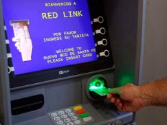 Se abonará la  cláusula de actualización automática salarial 